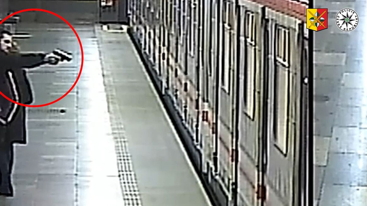 Neznámý ozbrojenec mával v metru pistolí. Cestující volali policii